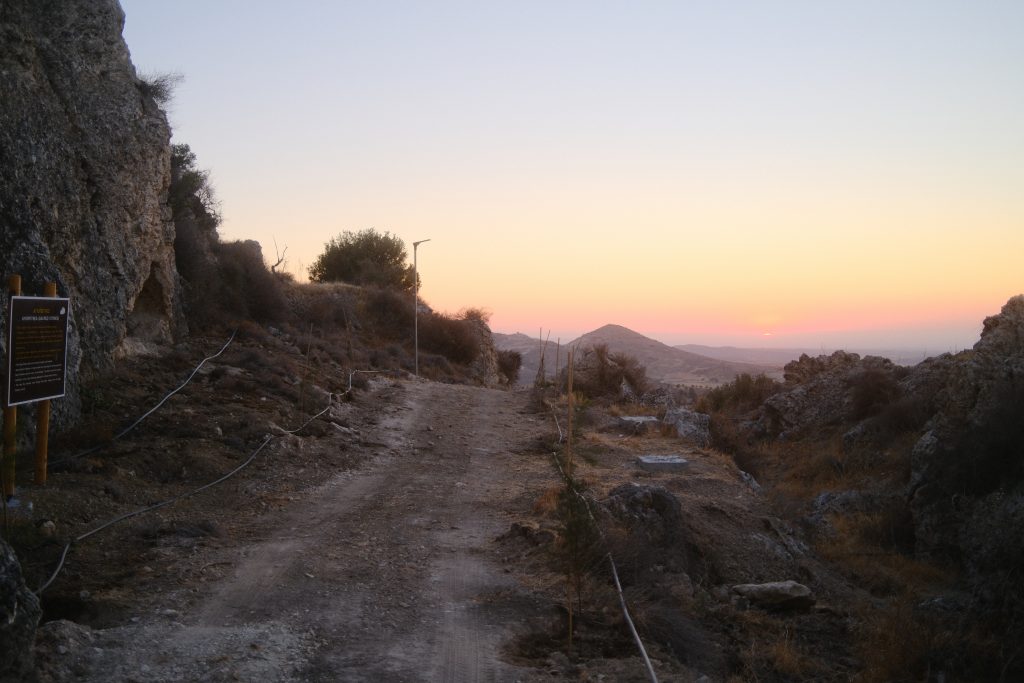Ανάδειξη της Υπαίθρου μέσα από Αυθεντικές Εμπειρίες: Το Μονοπάτι Φύσης «Αγίων Ηλιοφώτων» στην Κάτω Μονή